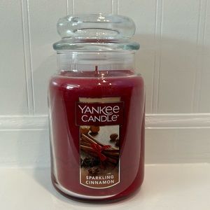 Large Yankee ‘Sparkling Cinnamon’ 🪵❤️ candle 🕯️
